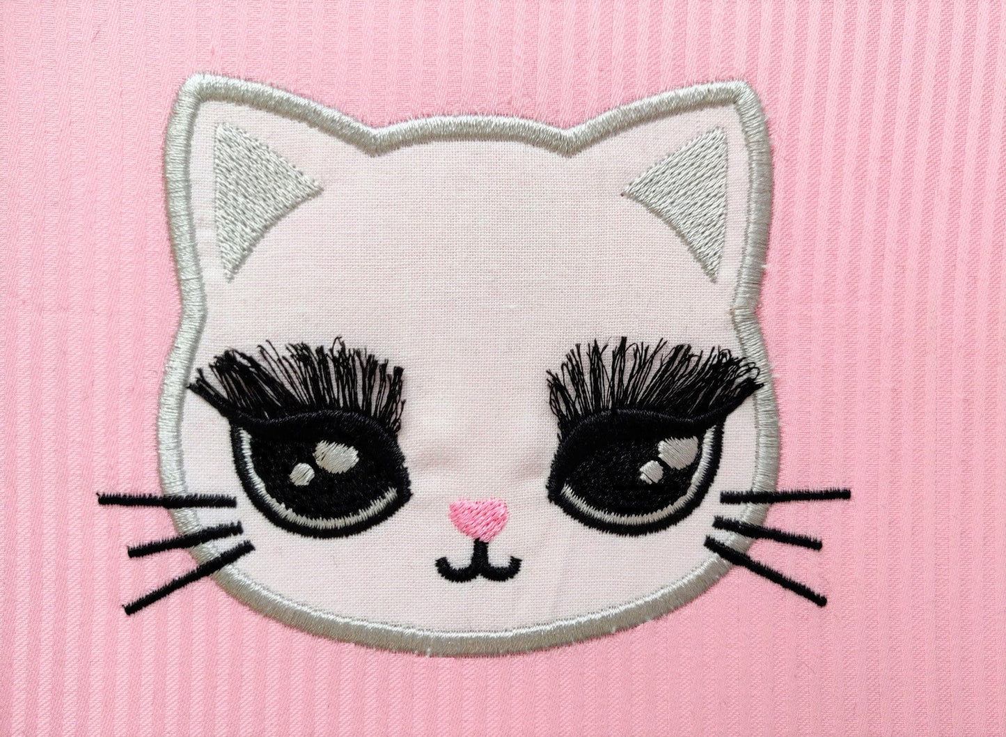 Fringed Eyelashes Kitty Cat