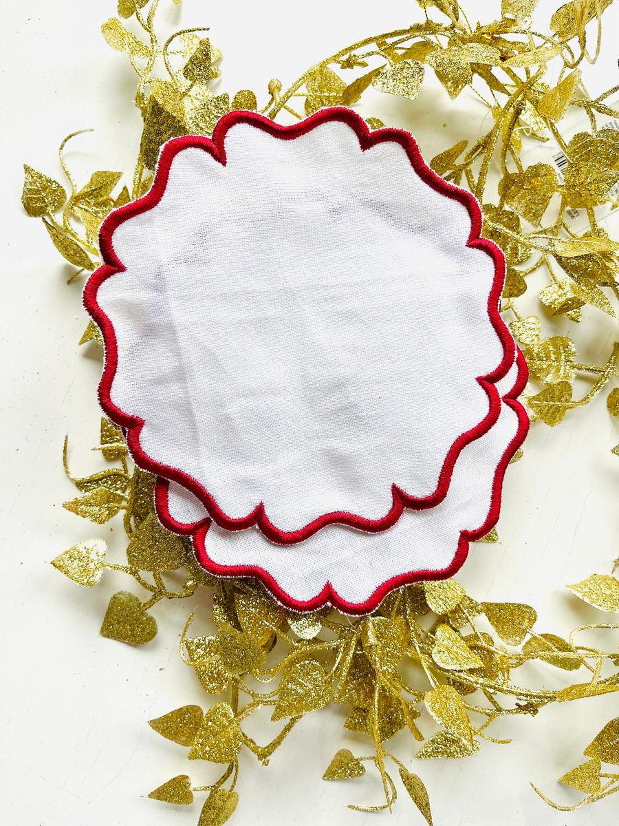 Delicate Scalloped Edge Napkin ITH