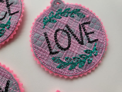 Gingham Plaid Patterned Christmas Tree Ornament Set