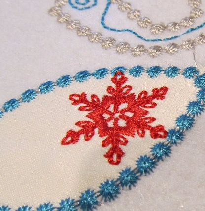 Pearl Stitch Outline Applique Font