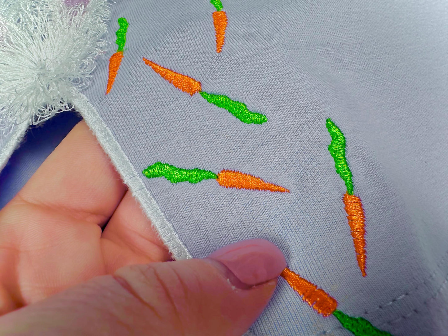 Fringed Easter Bunny and Carrot