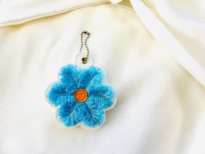 Fringed Daisy Flower Keychain
