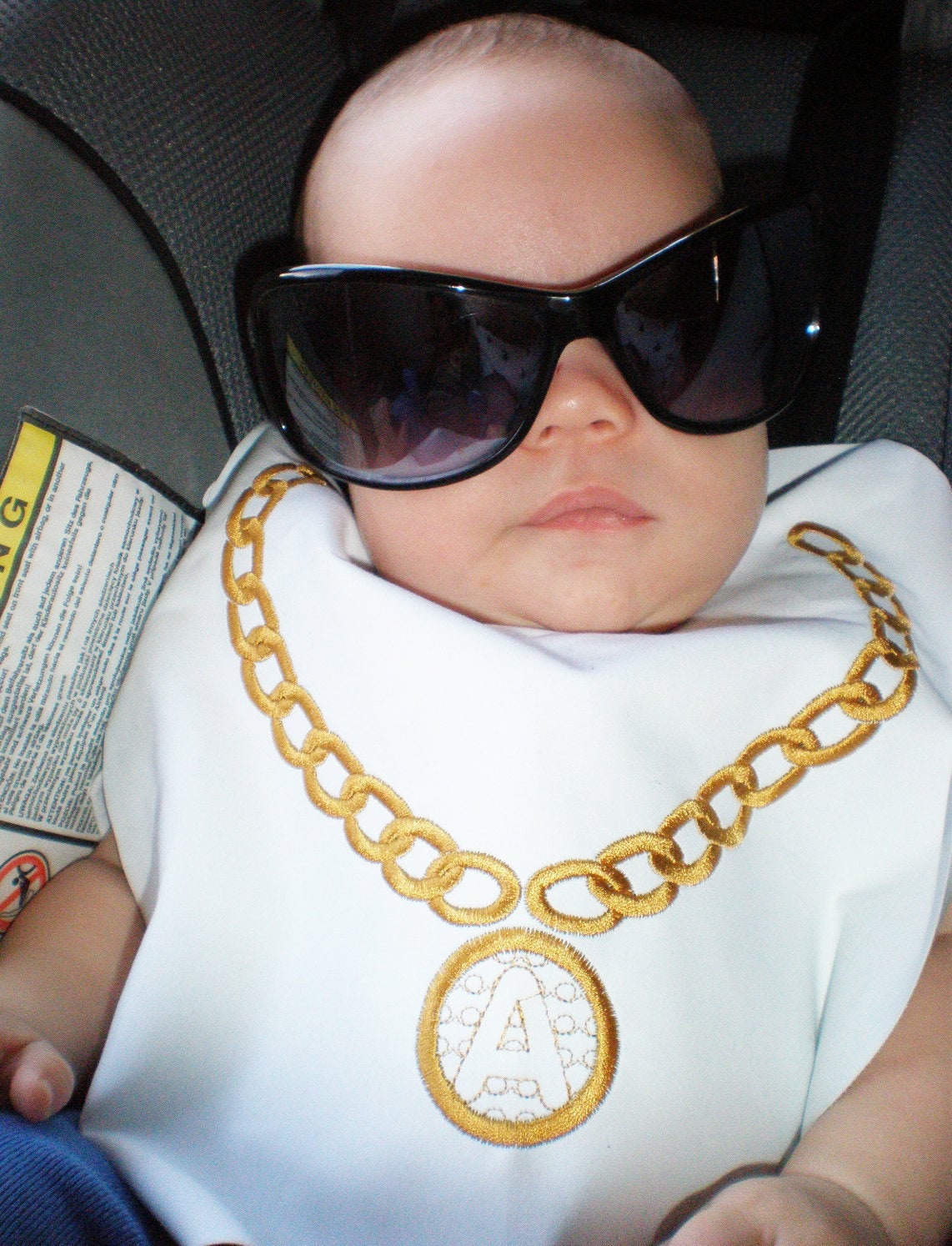Rapper, rounded monogram on chain circle ALPHABET baby machine