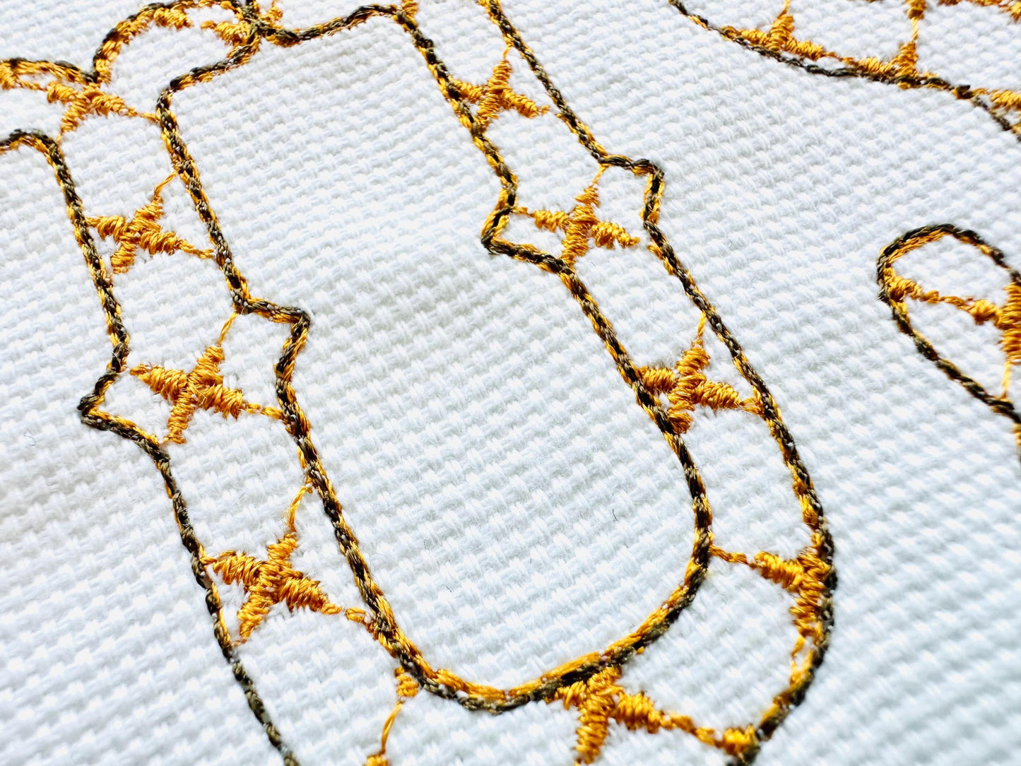 Classy Patterned Fishtail Font