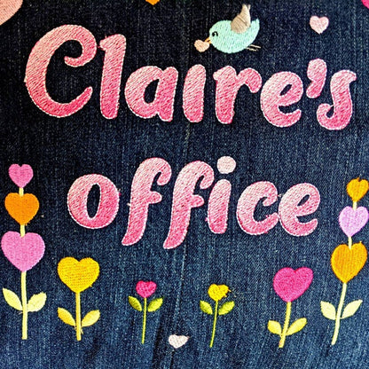 Iridescent Ombre Font Dora