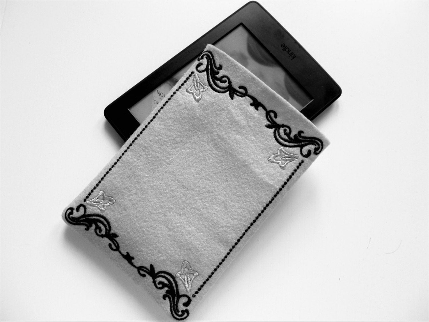 Classic Sleeve Book Cover ITH - image 1