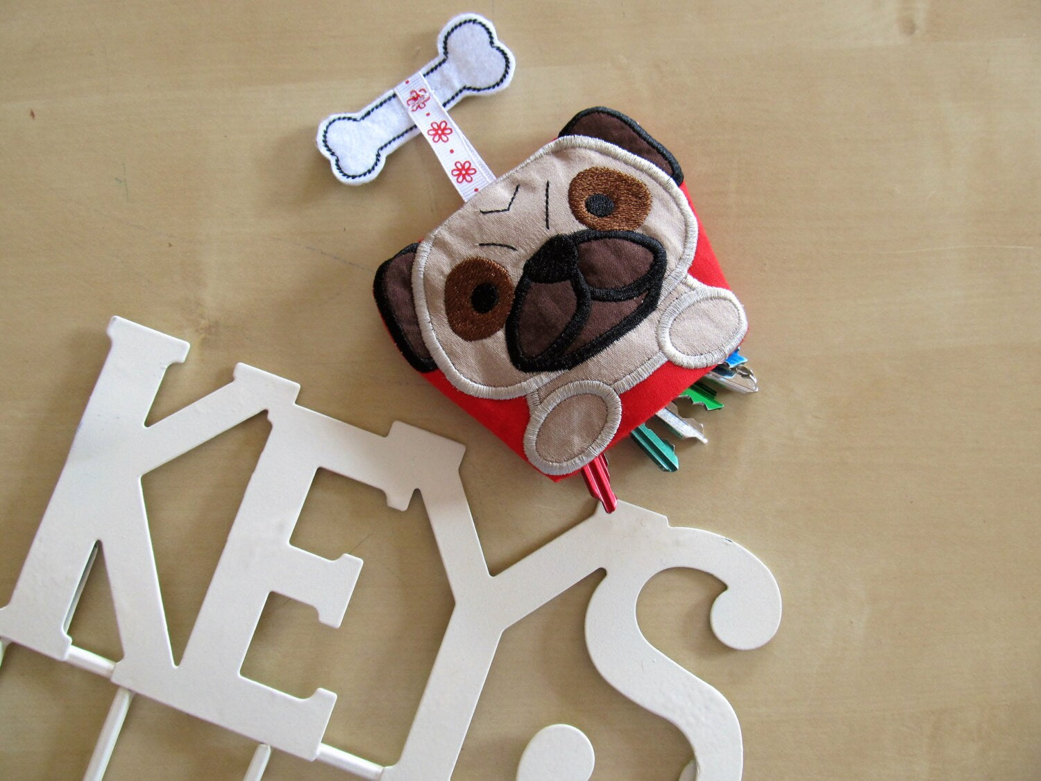 Peeking Pug Keychain ITH – Instant Download | Artapli