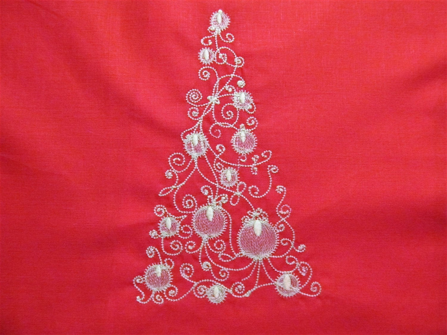 Christmas Tree / Glow in the Dark Special Designed Machine Embroidery / Size 5x7