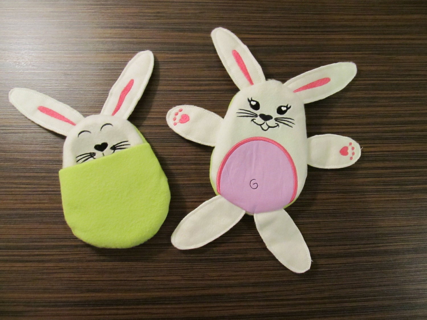 Easter Bunny Hiding Egg ITH