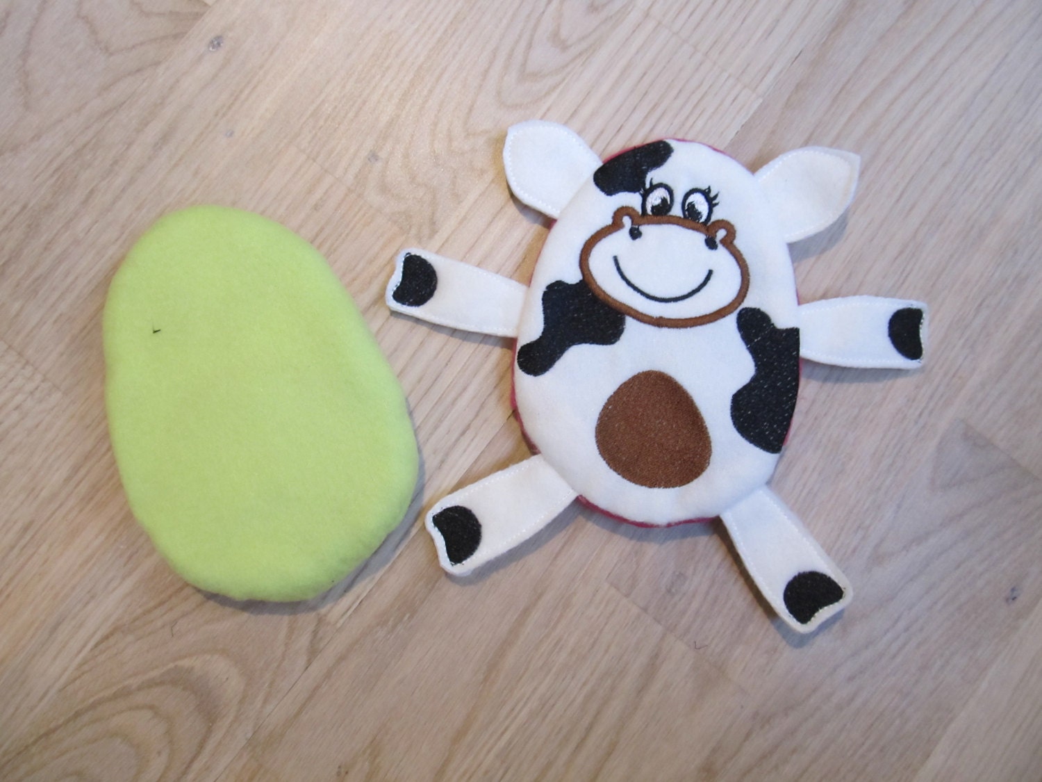 Cow hiding EGG ITH embroidery, In The Hoop Machine Embroidery designs, super simply ITH embroidery, surprising Easter egg embroidery toys