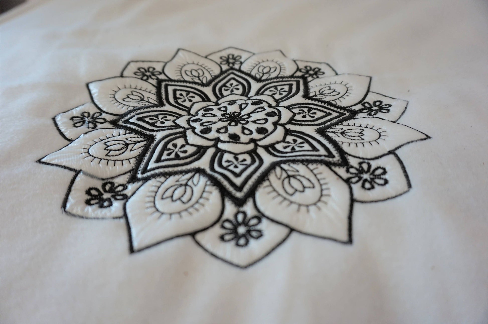Mehndi circle ornament - machine embroidery designs INSTANT DOWNLOAD assorted sizes 4x4, 5x5, 6x6 and 8x8 colorful mandala flower