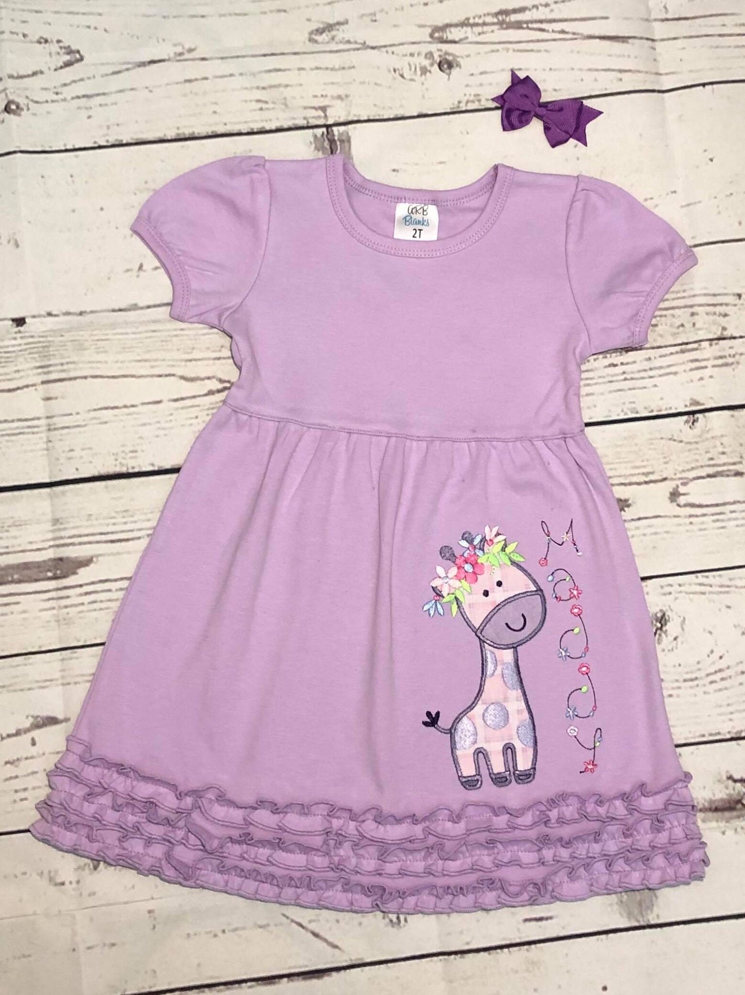 Little Giraffe baby with floral crown applique machine embroidery designs