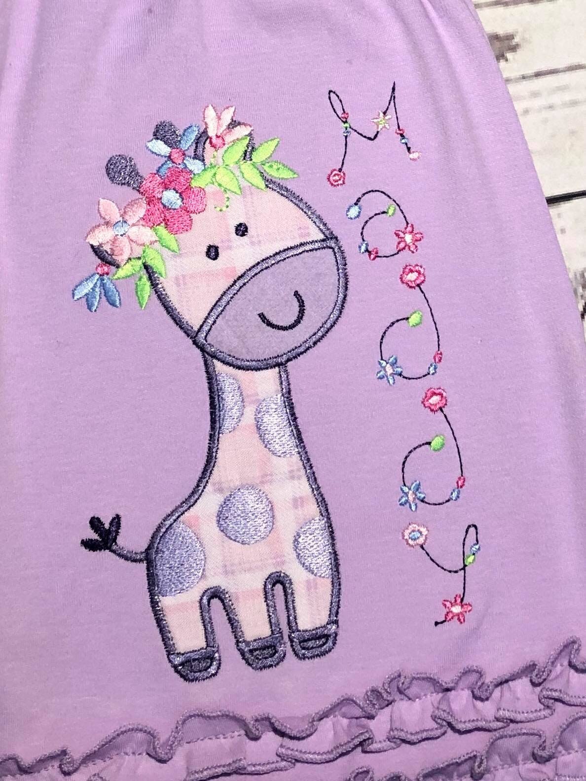 Giraffe with Floral Crown Applique – Sizes 5" 5.5" 6" 7" 8" 10" Digital Embroidery File | Artapli
