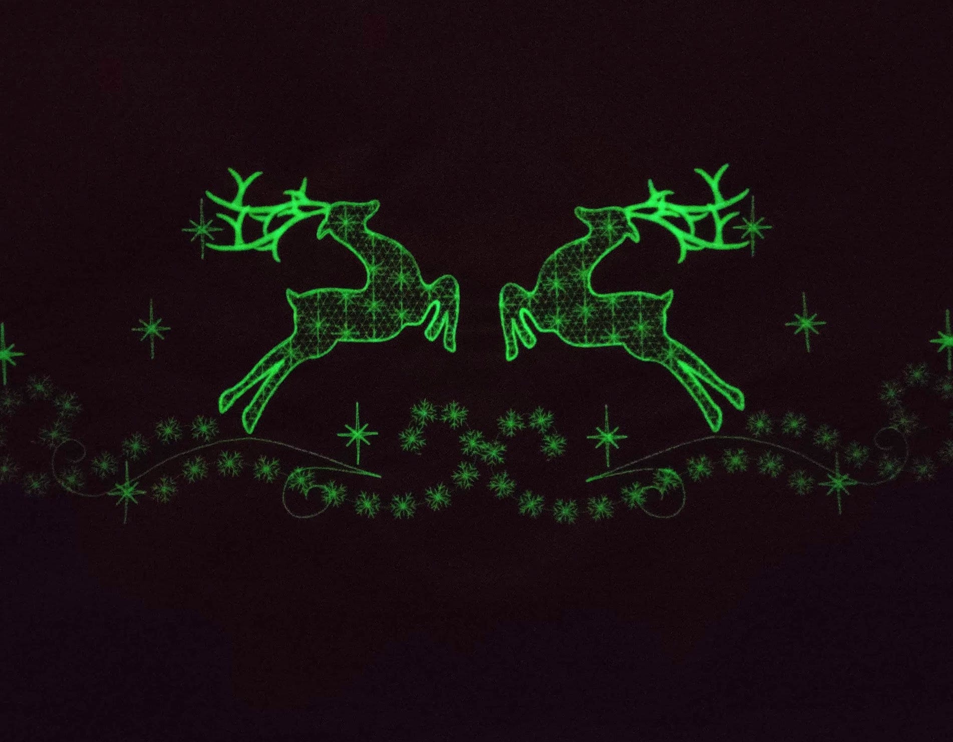 Reindeer glow in the dark machine embroidery designs Merry Christmas Deer Table runner Christmas skirt Banner Garden flag