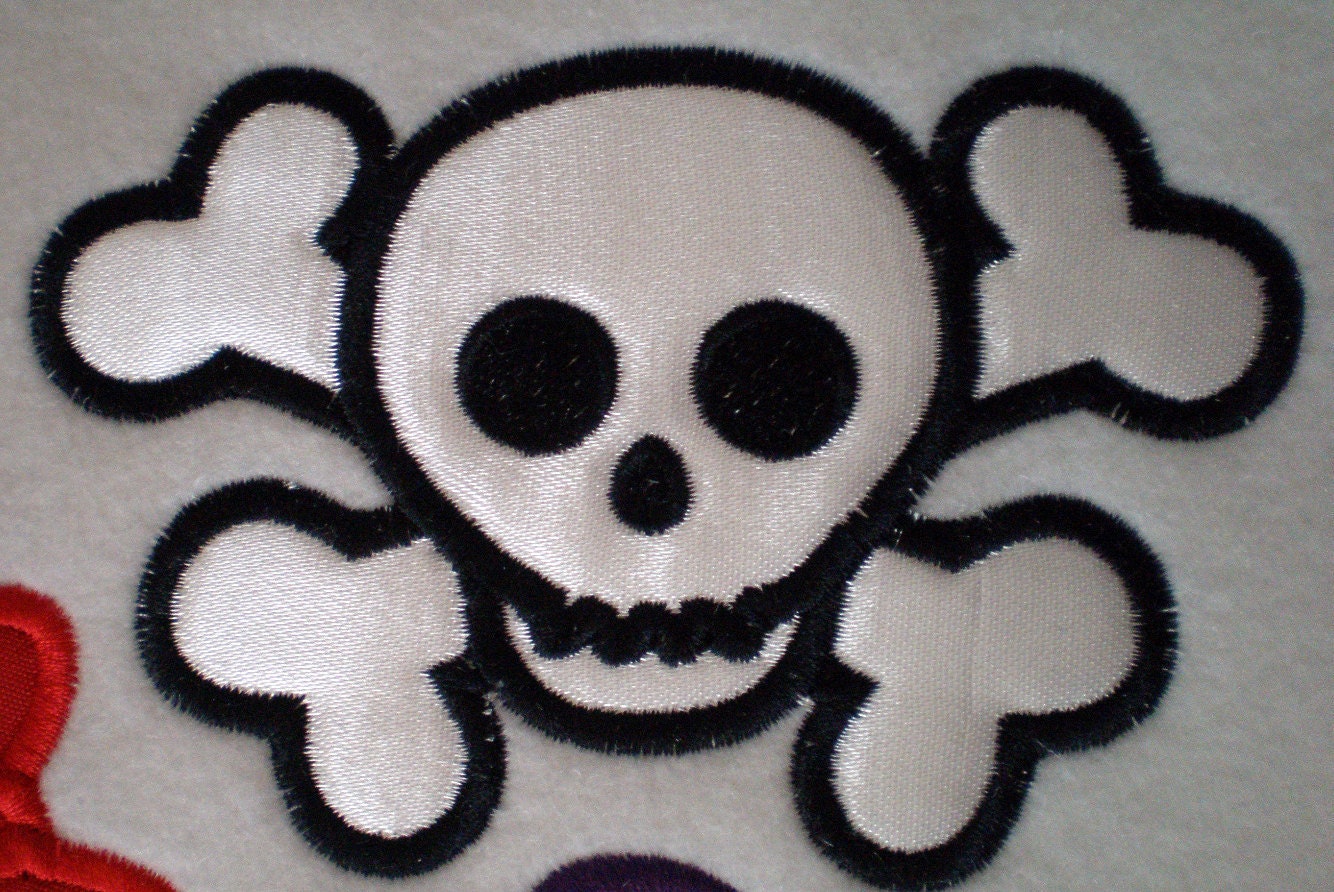 Clean Skull and Crossbones – Instant Download | Artapli