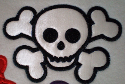 Clean Skull and Crossbones – Instant Download | Artapli