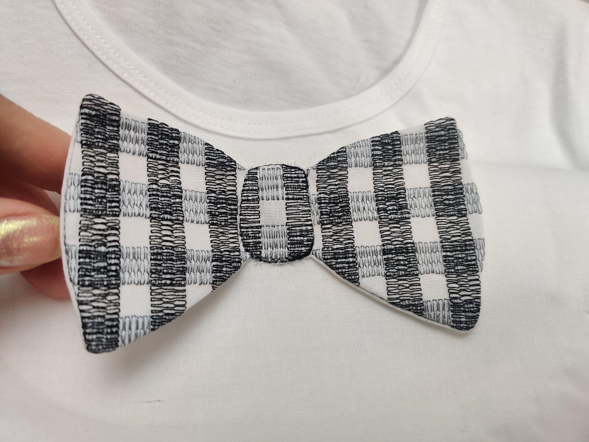 Gingham Plaid Neck Bowtie In-the-Hoop Embroidery 4.5" 5" 5.5" 6" 7" | PES DST JEF | Artapli