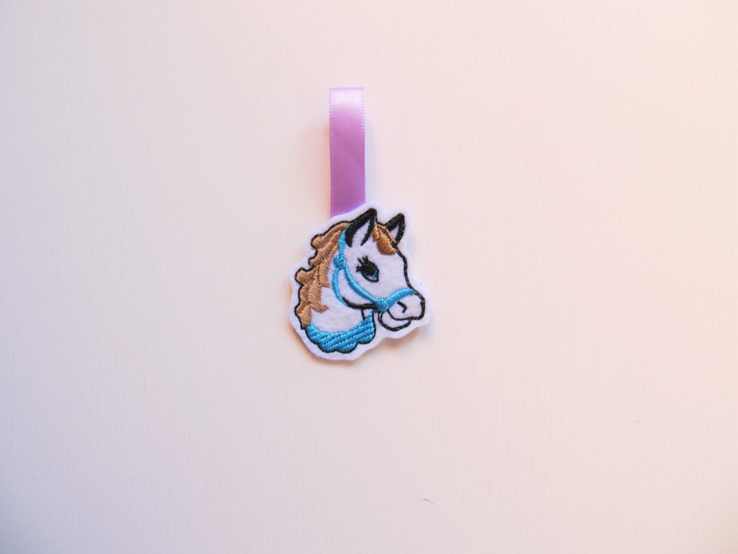 Horse head feltie mini machine embroidery designs felt outline keychain in the hoop