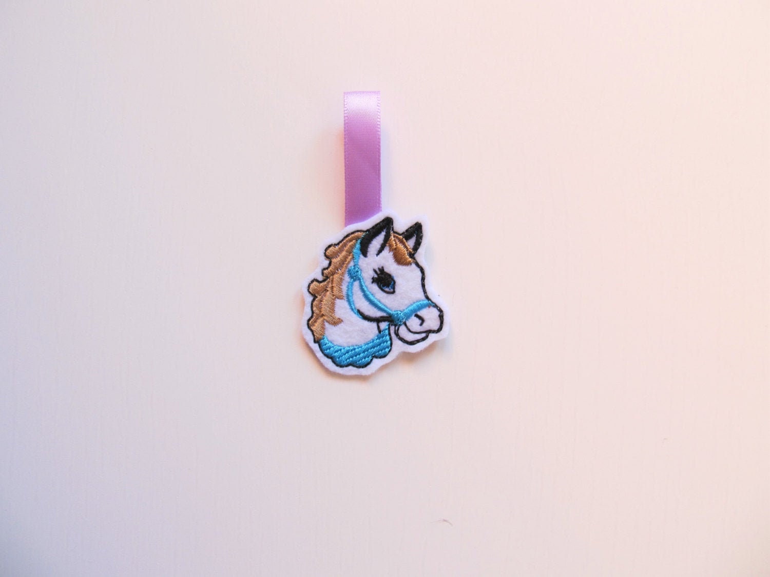 Horse head feltie mini machine embroidery designs felt outline keychain in the hoop