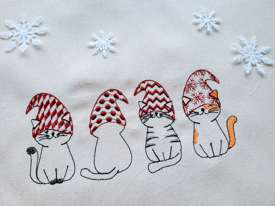 Christmas Gnome Cat 4 in a row - image 1