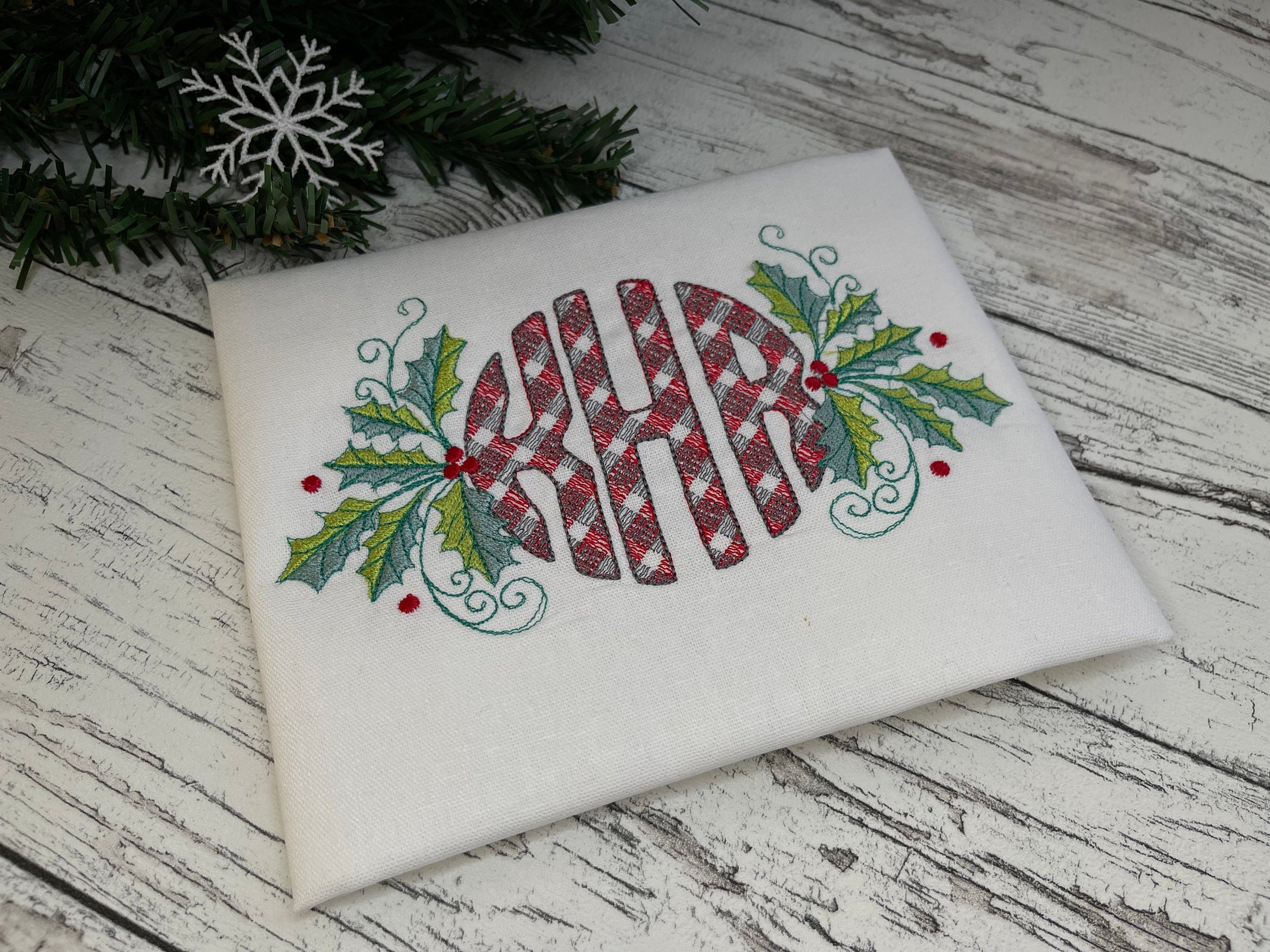 Plaid gingham checkered Diagonal Tartan Circle Monogram font A-Z machine embroidery designs