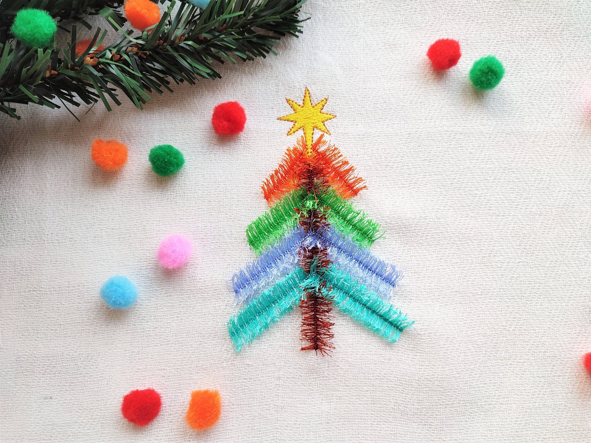 Fringed fluffy Christmas tree ITH in the hoop machine embroidery design