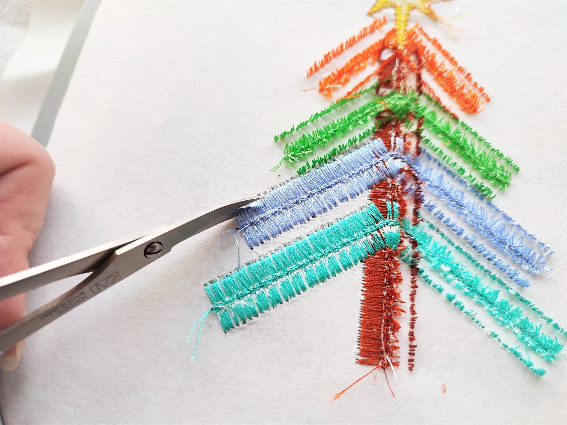 Fringed fluffy Christmas tree ITH in the hoop machine embroidery design