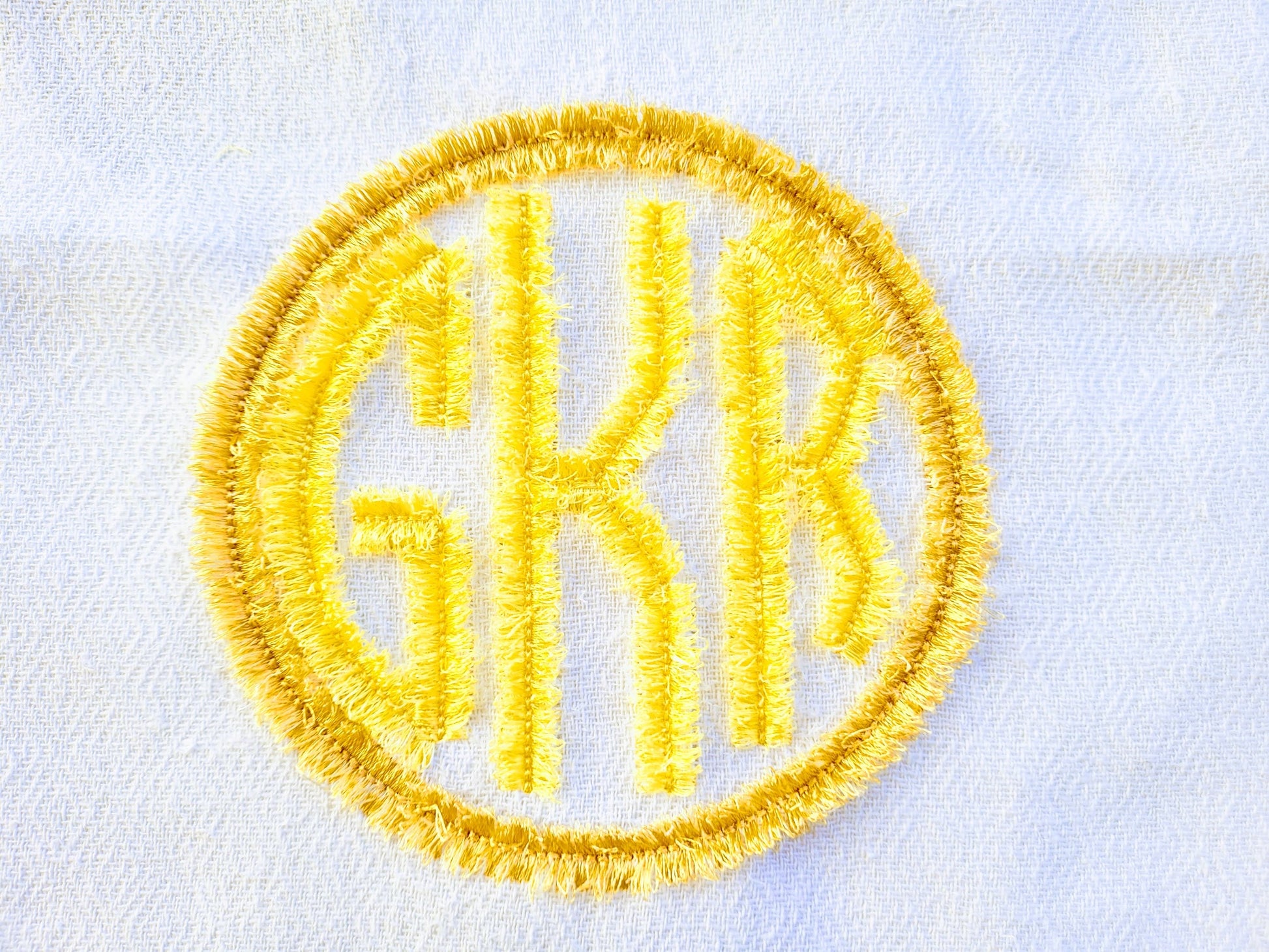 Fluffy fringed Circle Monogram Font – Embroidery 3.5" 4" 5" 6" 7" 10" | BX PES DST JEF | Artapli