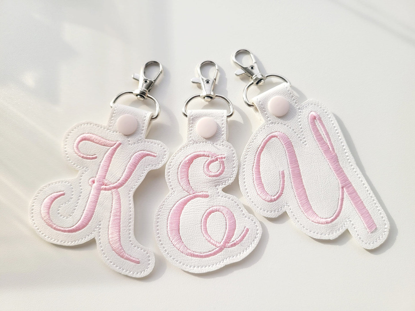 Script Monogram keychain ITH – Embroidery Font 3" 4" | BX PES DST JEF | Artapli