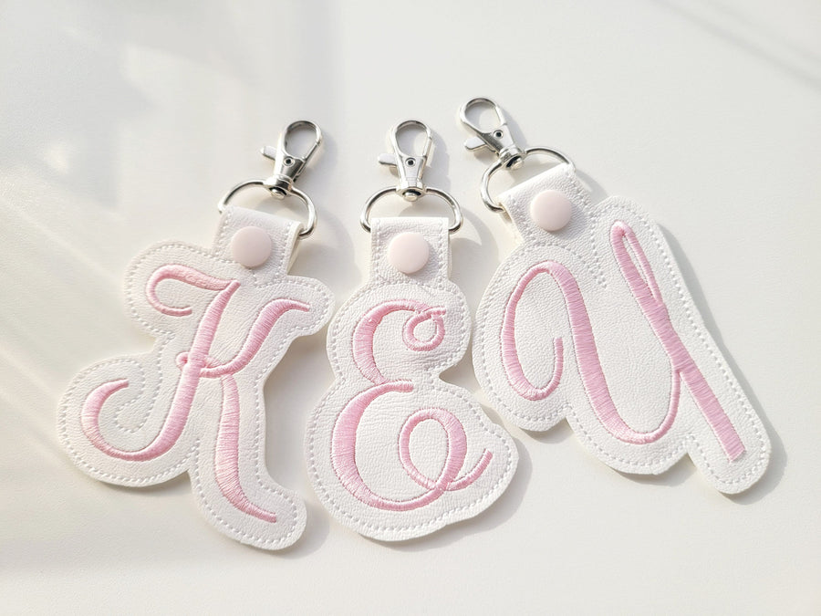 Script Monogram keychain ITH – Embroidery Font 3" 4" | BX PES DST JEF | Artapli
