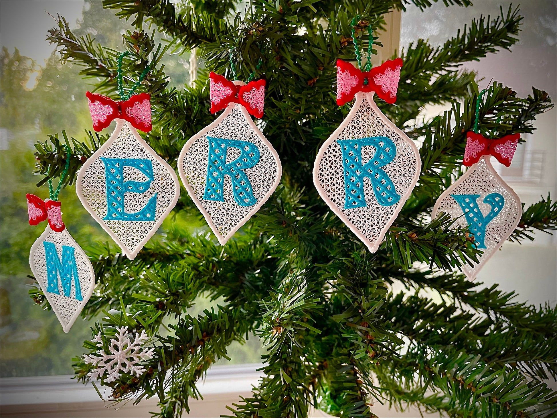 Christmas Alphabet monogram Ornaments and unique hanger bow ribbon FSL free standing lace SET Snowflake machine embroidery designs classic