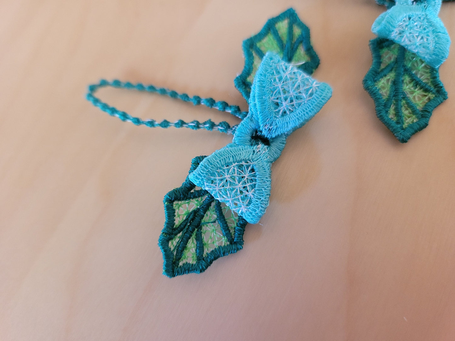 Delicate Christmas Ornaments unique hanger bow ribbon FSL free standing lace  Snowflake machine embroidery designs classic