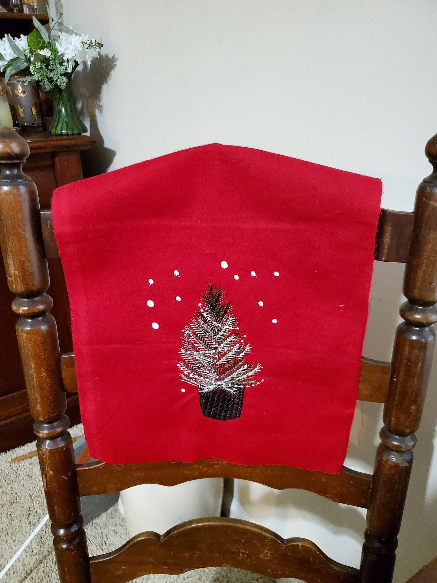 Rustic old fashioned Christmas tree in basket with Christmas lights and snow light stitch machine embroidery designs sizes 4, 5, 6, 7 inches