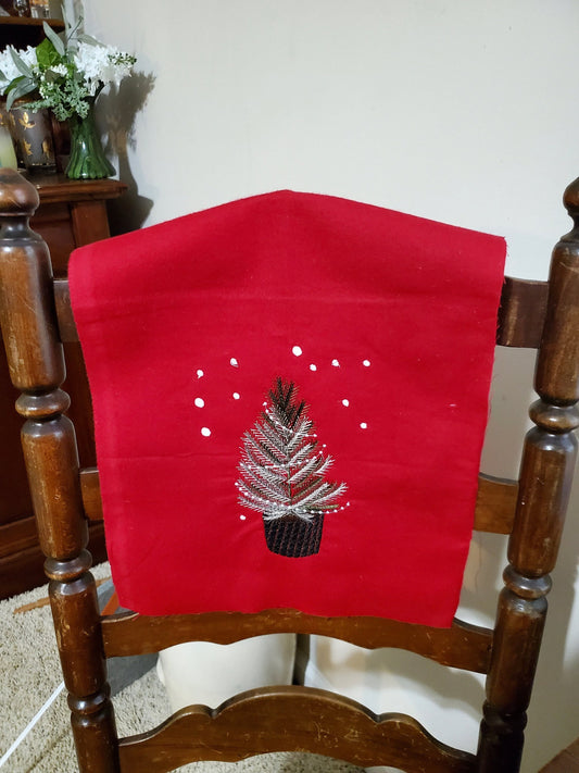 Rustic old fashioned Christmas tree in basket with Christmas lights and snow light stitch machine embroidery designs sizes 4, 5, 6, 7 inches