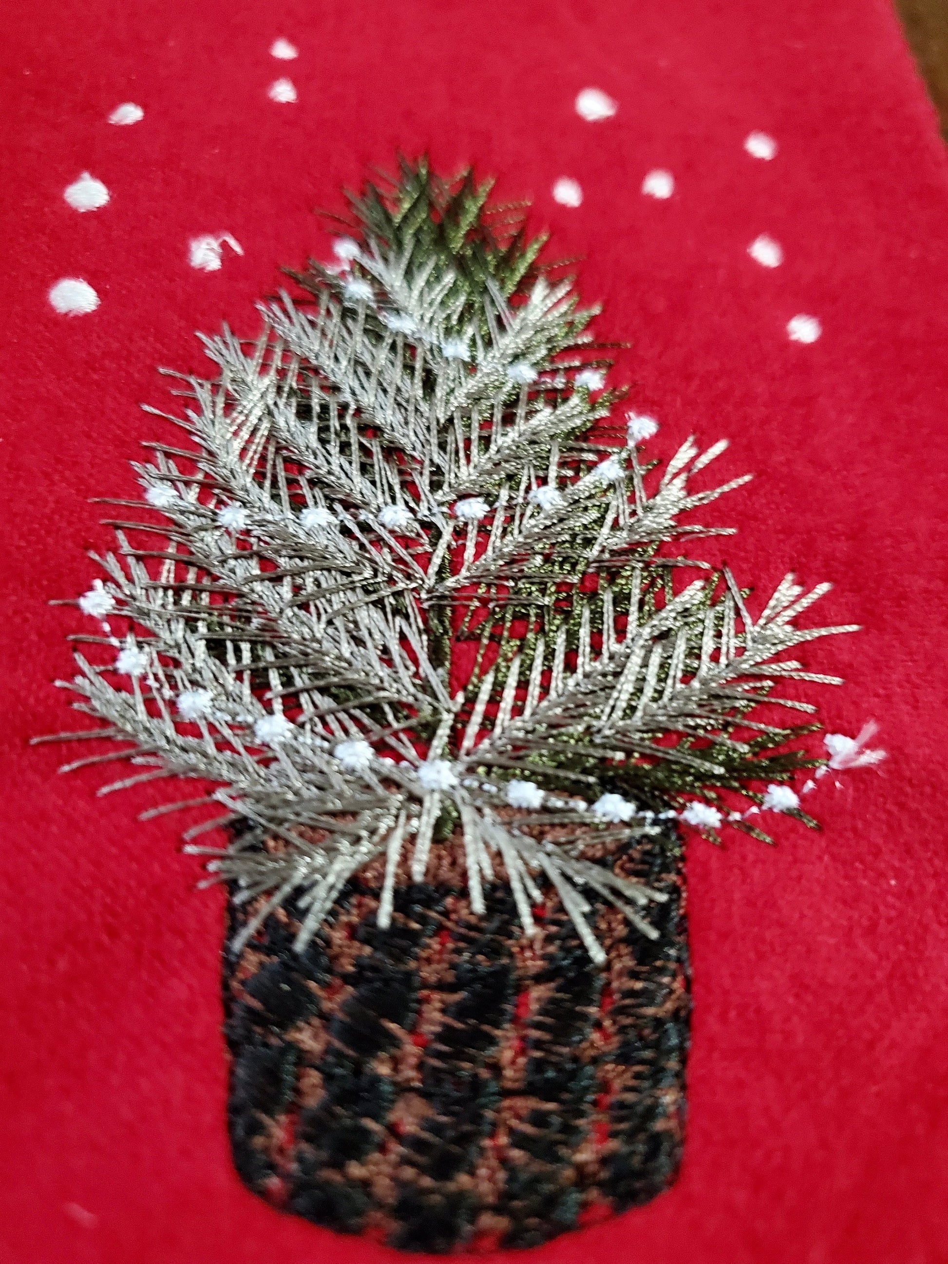 Rustic old fashioned Christmas tree in basket with Christmas lights and snow light stitch machine embroidery designs sizes 4, 5, 6, 7 inches