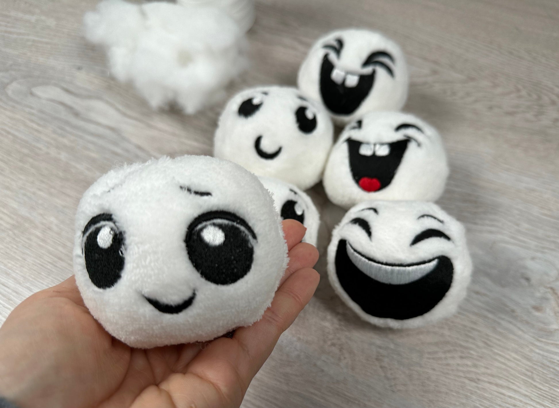Snowball for playing snow fight 6 types ITH In The Hoop Machine Embroidery designs in one step super simply ITH Christmas kids plushie ball