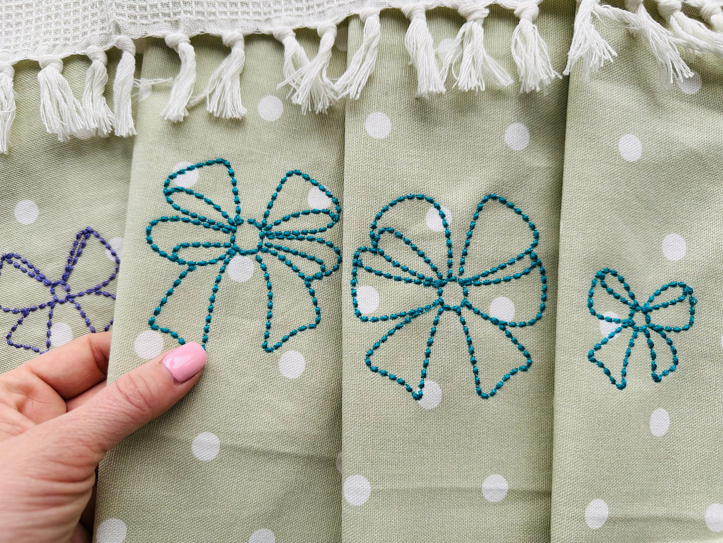 Hand stitch effect Bow SET of 4 types monogram add-on baby gown Christ pearl stitch machine embroidery designs multiple sizes from 2 to 5in