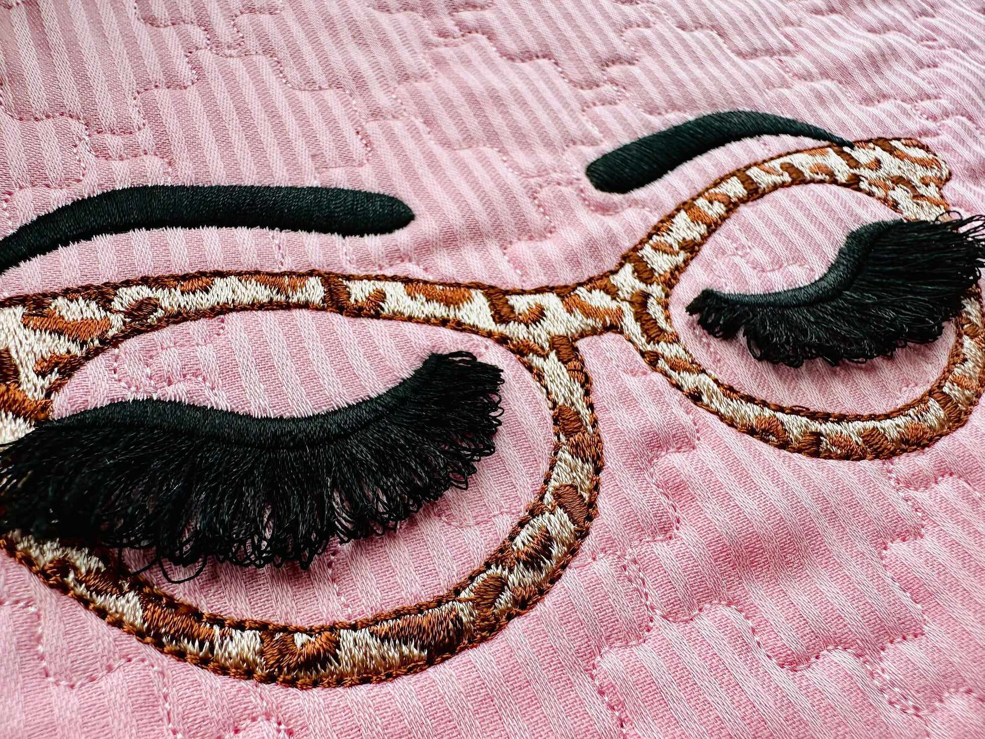 Fluffy Eyes Fringed Flare Lashes Doll Eyes and Glasses Fringe Eyelashes Machine Embroidery Designs in the Hoop