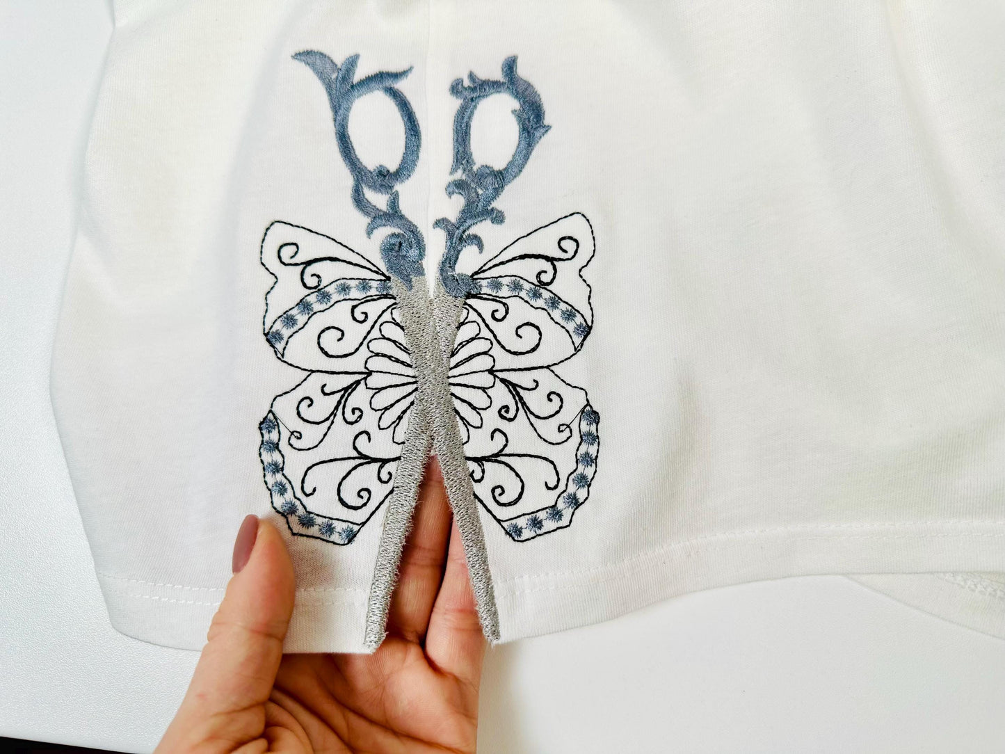 Scissors Stylist Hairdresser Sewist Split Seam Side Bow Butterfly Wings Machine Embroidery Designs for T-Shirts and Sweatshirts Perfect Gift
