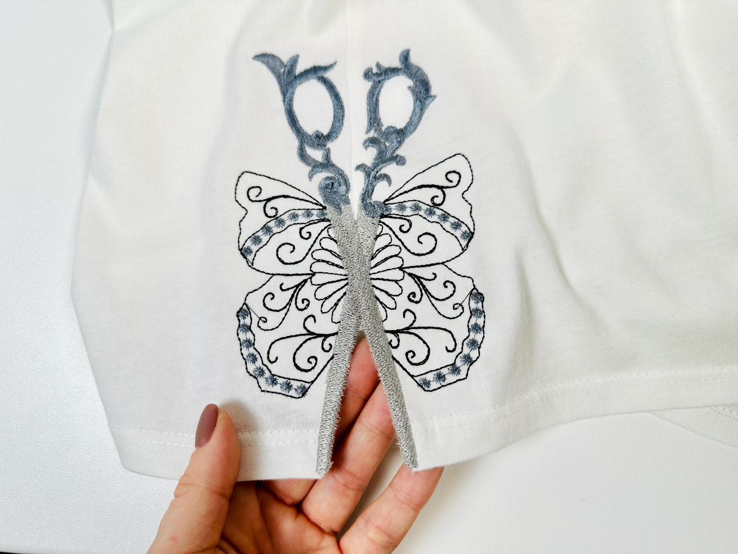 Scissors Stylist Hairdresser Sewist Split Seam Side Bow Butterfly Wings Machine Embroidery Designs for T-Shirts and Sweatshirts Perfect Gift