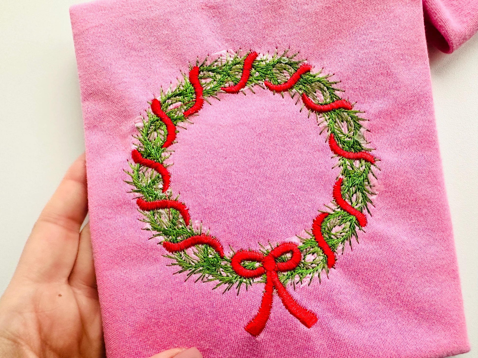 Merry Christmas Wreath with Bow sweet home Holiday decoration with ribbon festive machine embroidery designs sizes 4 up to 5.5 inch