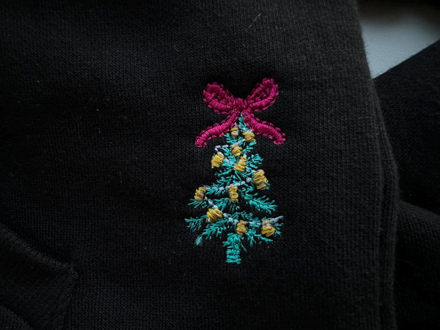 Mini Christmas Tree with Bow machine embroidery designs Christmas decor monogram accent sweet home decoration