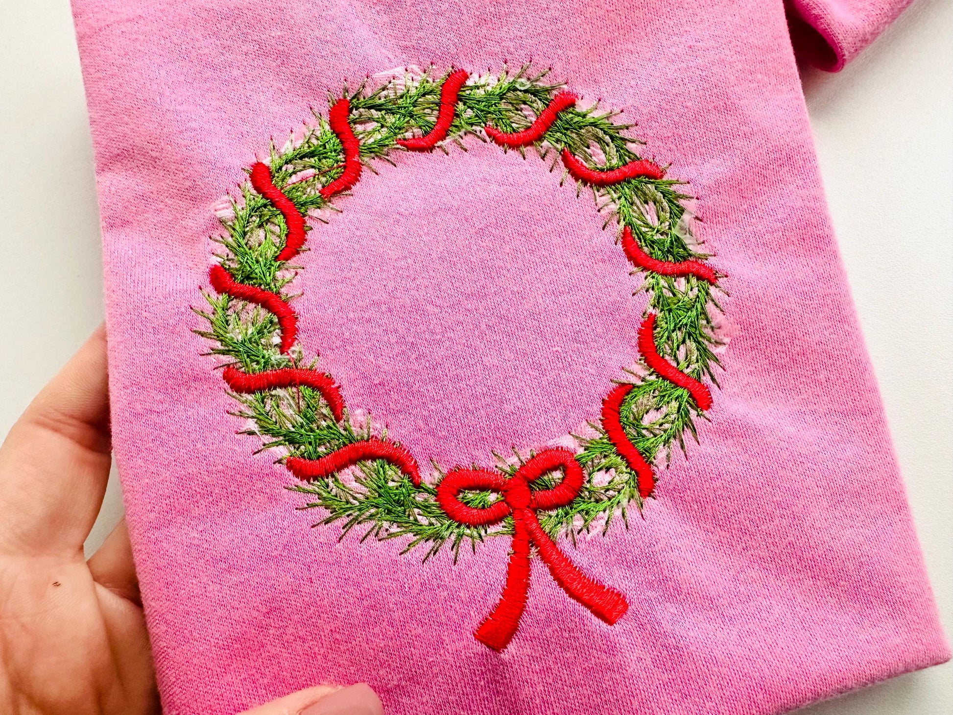 Merry Christmas Wreath with Bow sweet home Holiday decoration with ribbon festive machine embroidery designs sizes 4 up to 5.5 inch