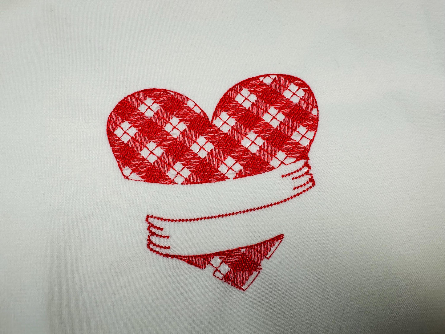 Gingham Plaid Hugging Heart Valentine Hug Heart buffalo checkered machine embroidery designs multiple sizes 3 to 6 inch lovely sweet design