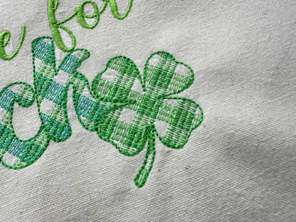Kiss me for Luck St Patricks Day Saying – Checkered machine embroidery design by Artapli