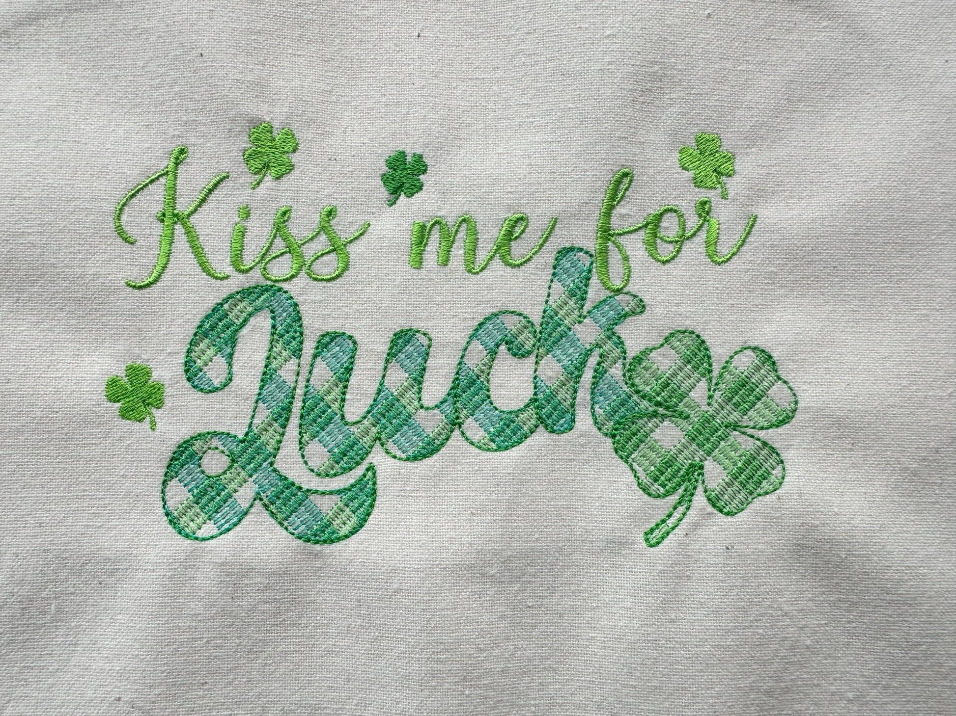 Kiss me for Luck St Patricks Day Saying – Sizes 4" 5" 6" 7" 8" Digital Embroidery File | Artapli