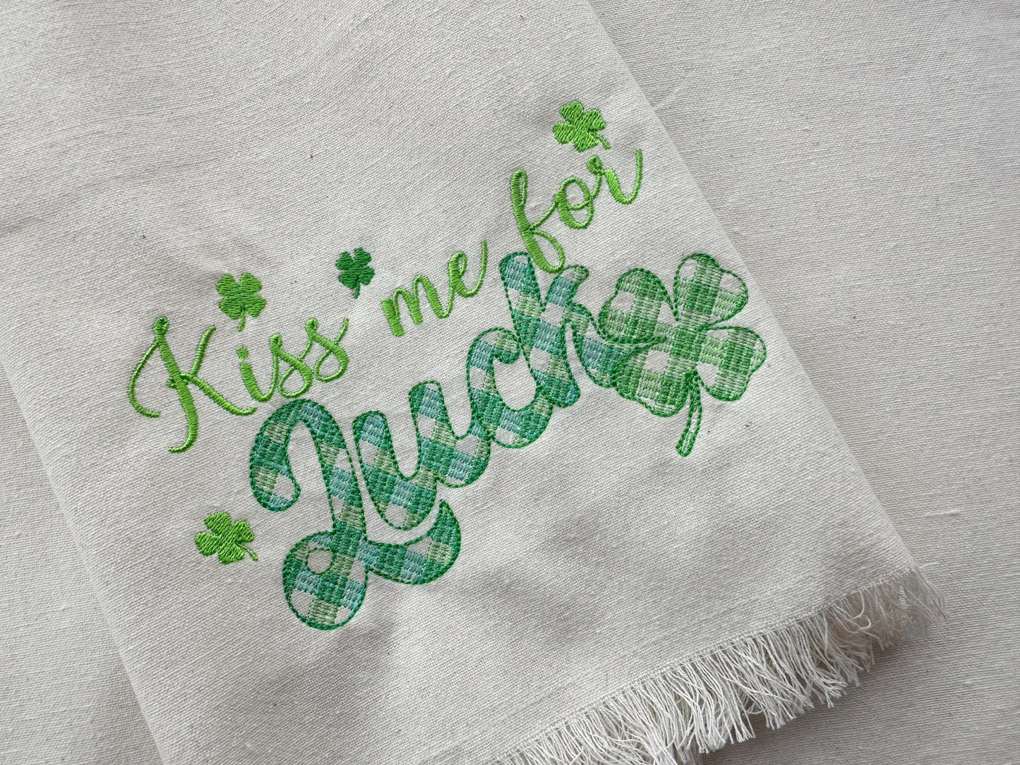 Kiss me for Luck St Patricks Day Saying – Clover embroidery design by Artapli
