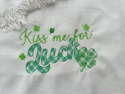 Kiss me for Luck St Patricks Day Saying Machine Embroidery 4" 5" 6" 7" 8" | PES DST JEF | Artapli