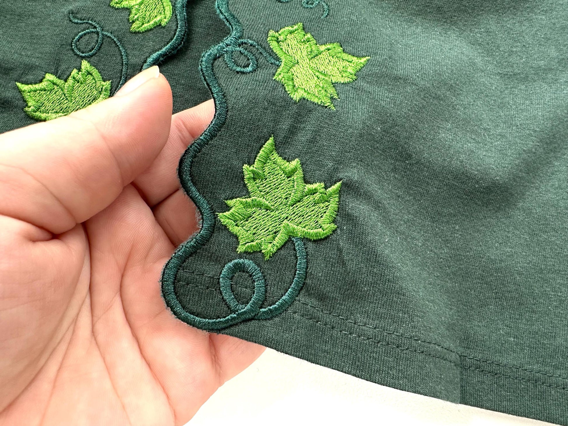 Floral Ivy Leaf Vine Leaves scallop edge side bow split seam machine embroidery designs multiple sizes outfit t-shirt sweatshirt flowered