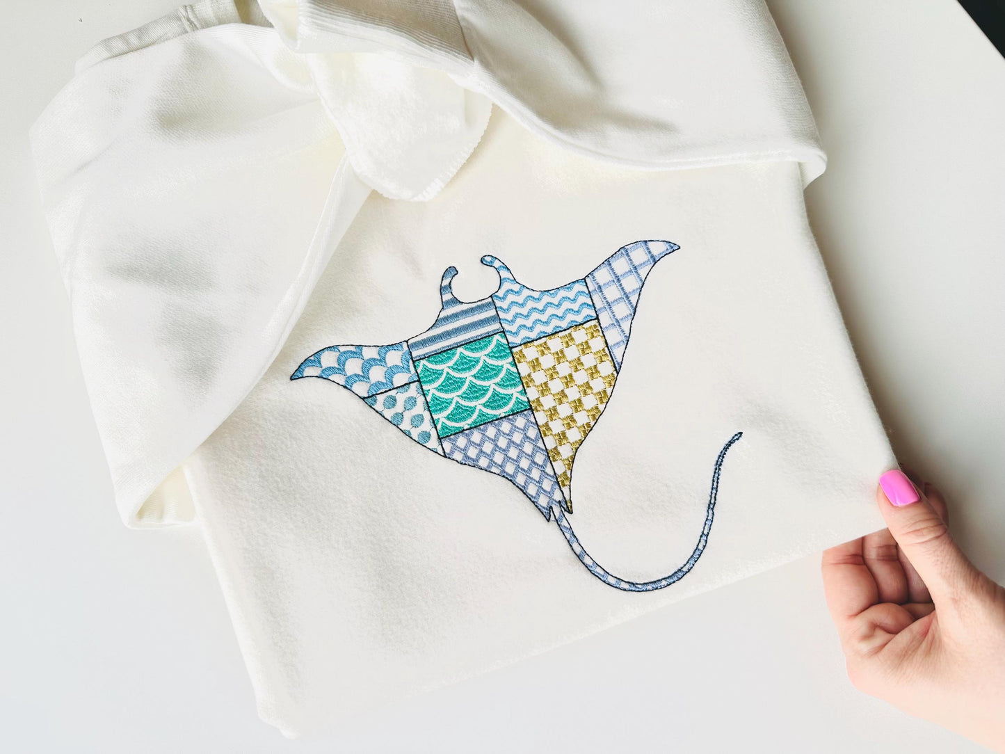 Patchwork Ray patterned sea life ocean animal Skate fish outline machine embroidery designs sizes 4 up to 8 inches boys beach t-shirt design